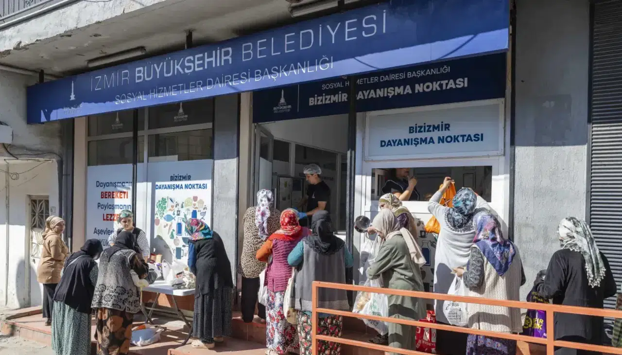 Büyükşehir, dayanışma noktalarıyla İzmirlinin yanında