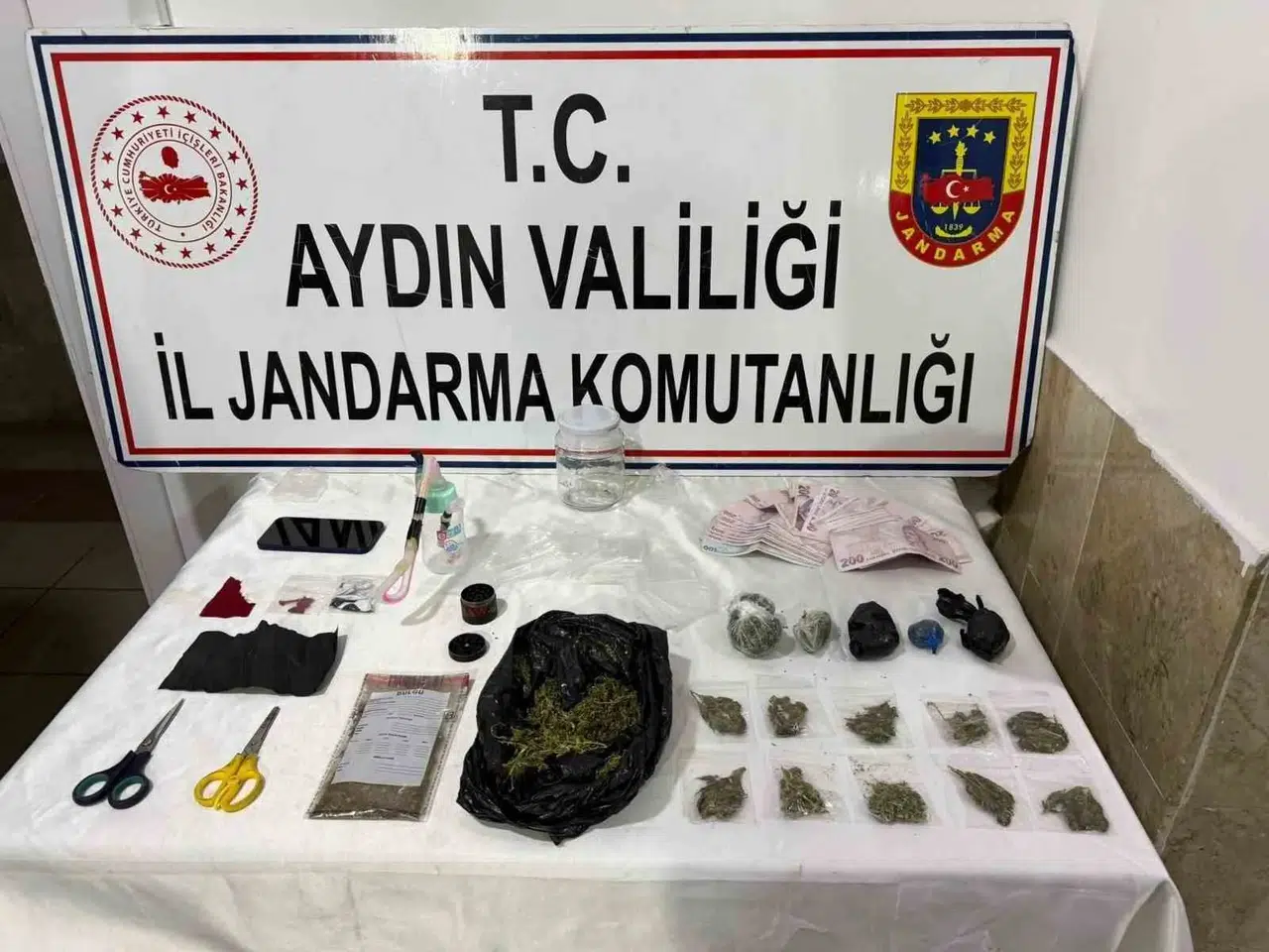 Nazilli’de zehir tacirine jandarma baskını: Evini uyuşturucu imalathanesine çevirmiş