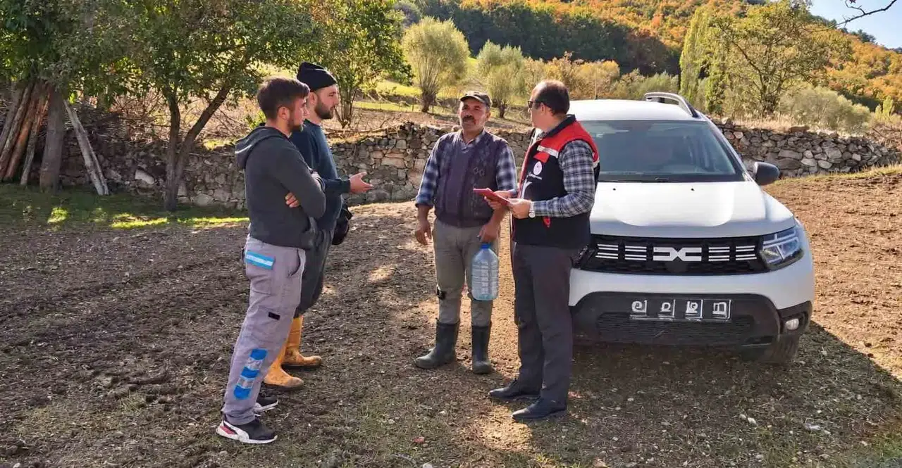 İscehisar’da bereketli hasat için kolları sıvadılar: Uzmanlar tarlaya indi