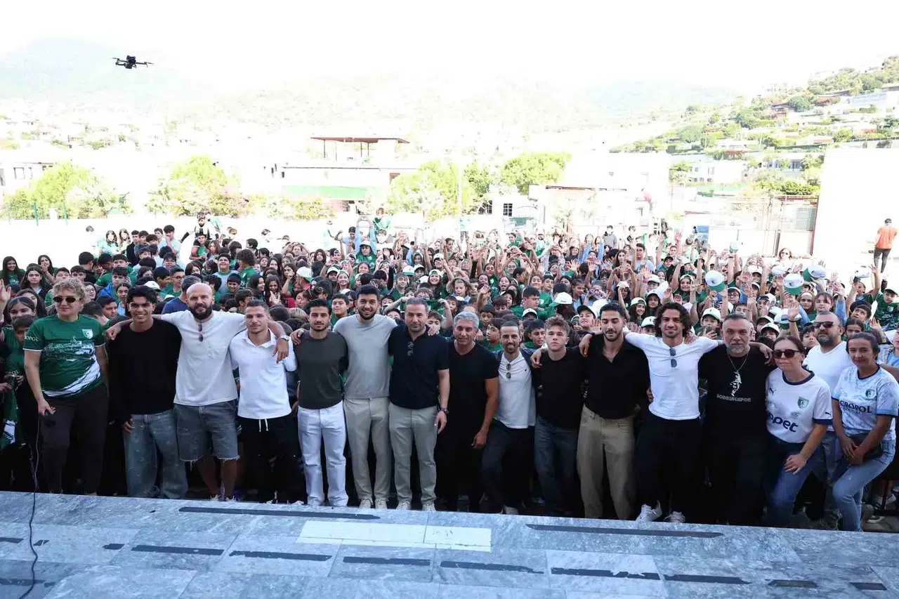 Bodrum FK'dan minik taraftarlara unutulmaz ziyaret: Yeşil beyazlılar sınıfları renklendirdi