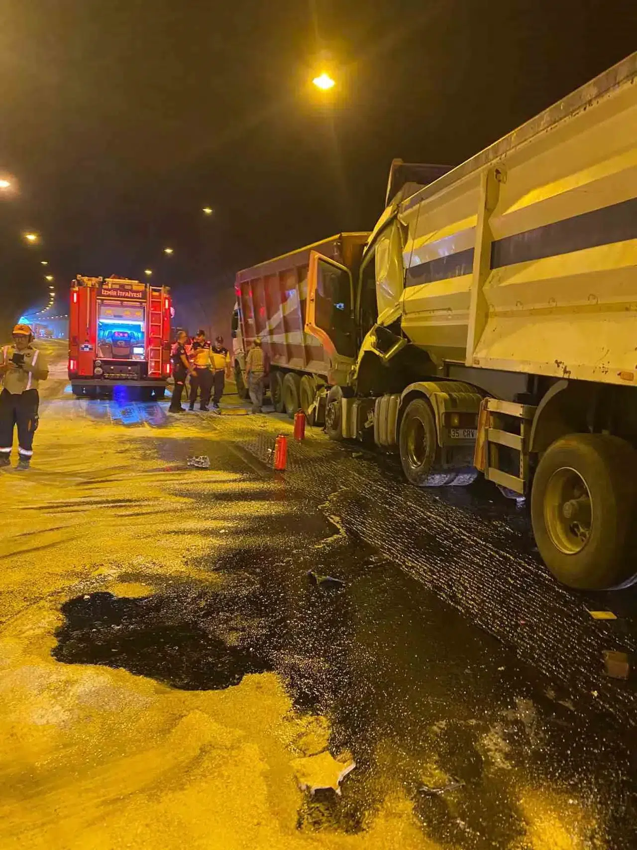 Selatin Tüneli'nde tırların karıştığı kaza trafiği kilitledi