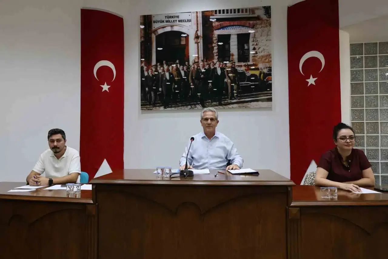 Nazilli'de esnafın yüzünü güldüren karar: Başkan Tetik'ten ruhsat ücretlerine müdahale