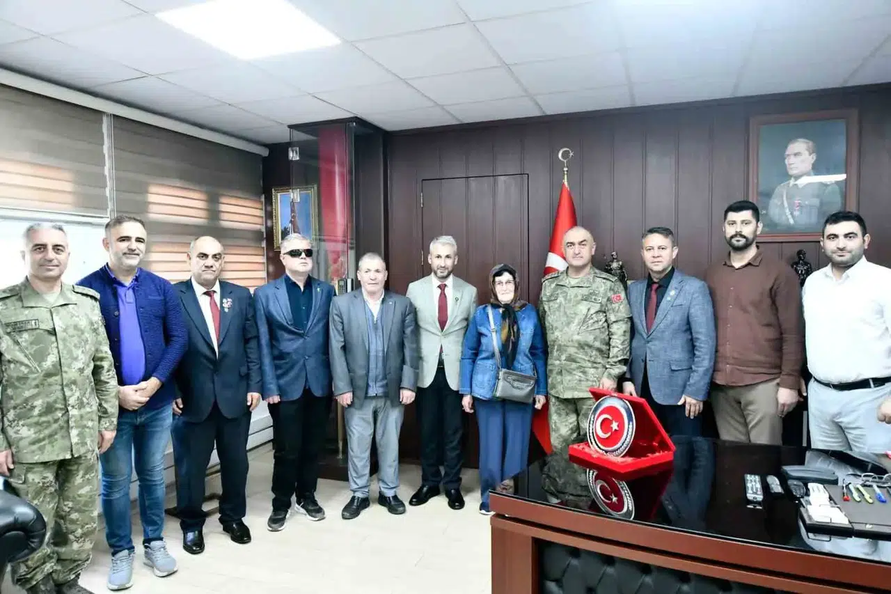 Manisa'da vefa buluşması: Şehit yakınları ve gazilerden komutanlığa ziyaret
