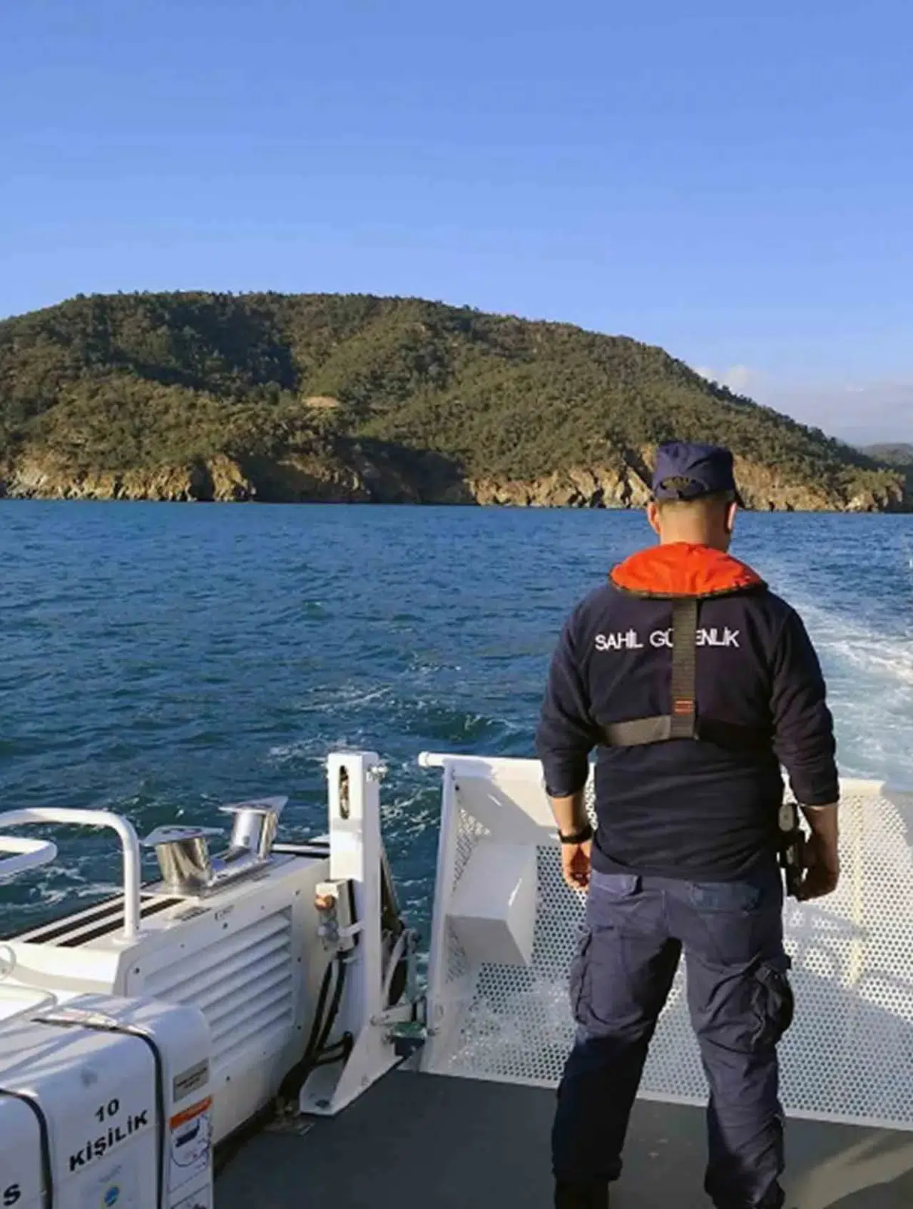 Ege'de kaçak geçişe Sahil Güvenlik darbesi: 35 kişi yakalandı