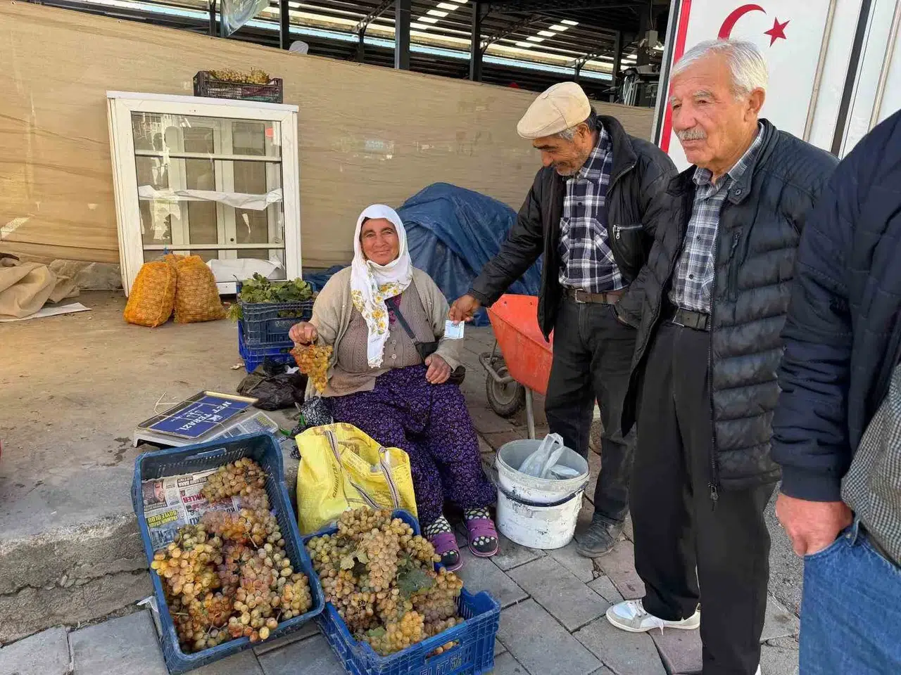 Koçak üzümü tezgahlarda: Tadını bilen vazgeçemiyor