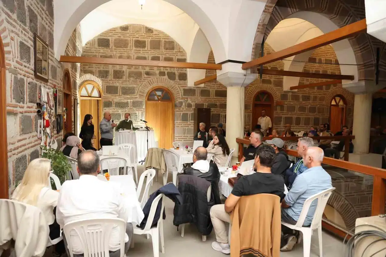 Manisa'nın kültür rotasında edebiyat rüzgarı: Kurşunlu Han'da gizli kalmış hikayeler gün yüzüne çıktı