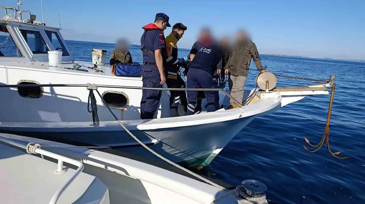 Mavi sularda acil durum: Sahil Güvenlikten nefes kesen operasyon