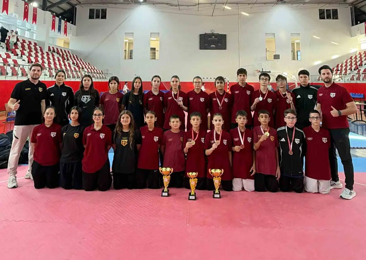 Aydınlı genç taekwondocular Kütahya’da zirveye yerleşti