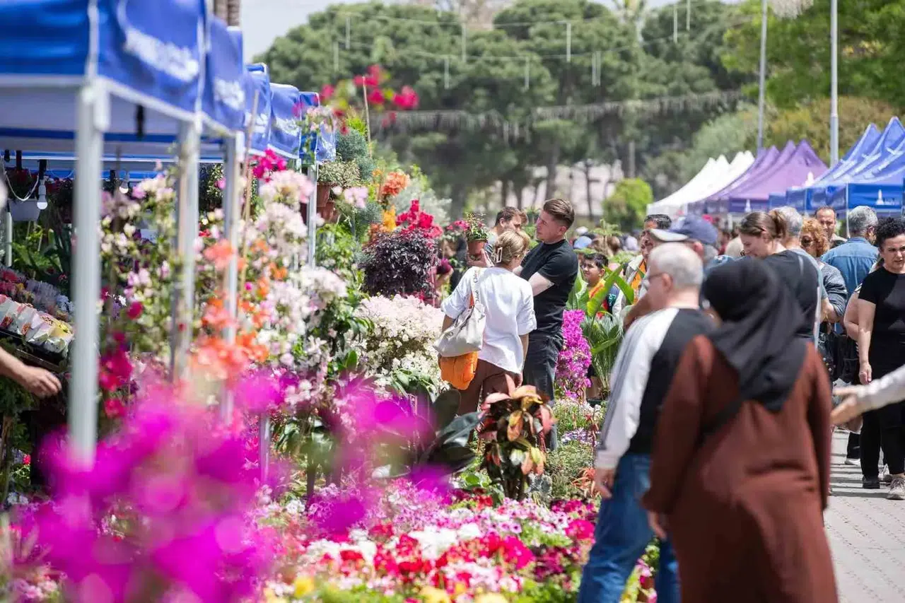 İzmir'in renkli festivali Kültürpark'ta başlıyor: Çiçek ve bal üreticileri bir araya geliyor