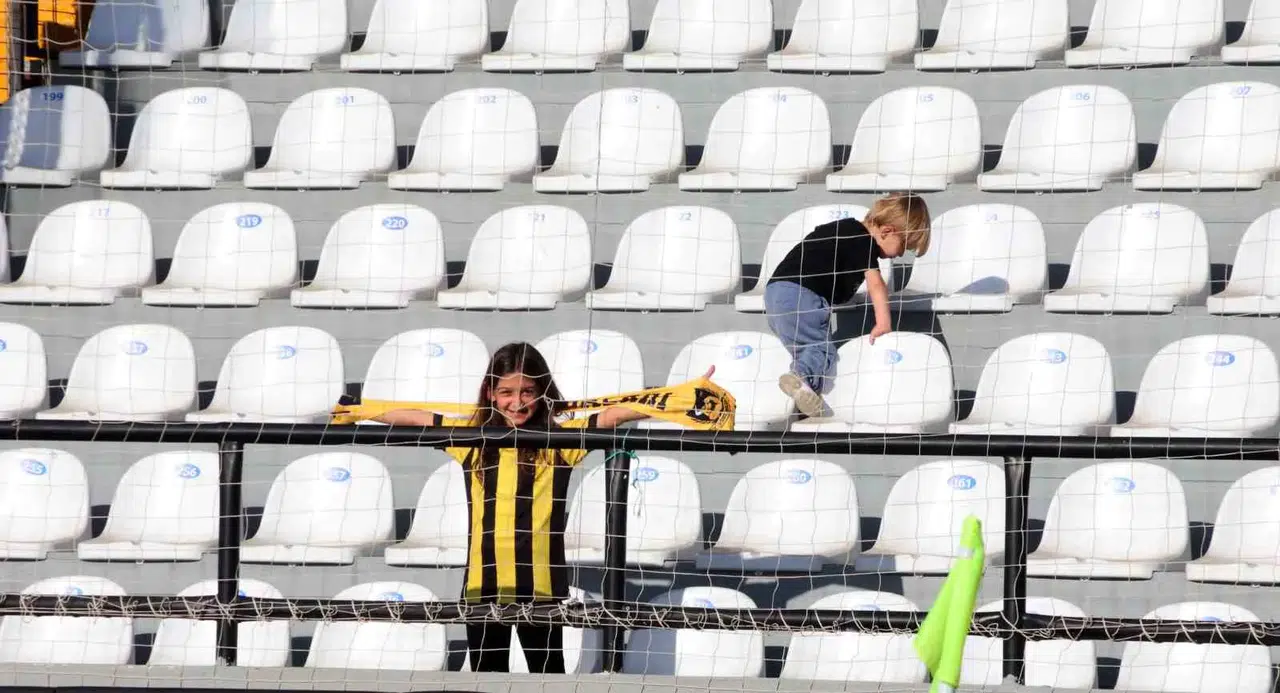 Kilometreler vız geldi: İstanbulspor aşkını çocuklarıyla tribüne taşıdı