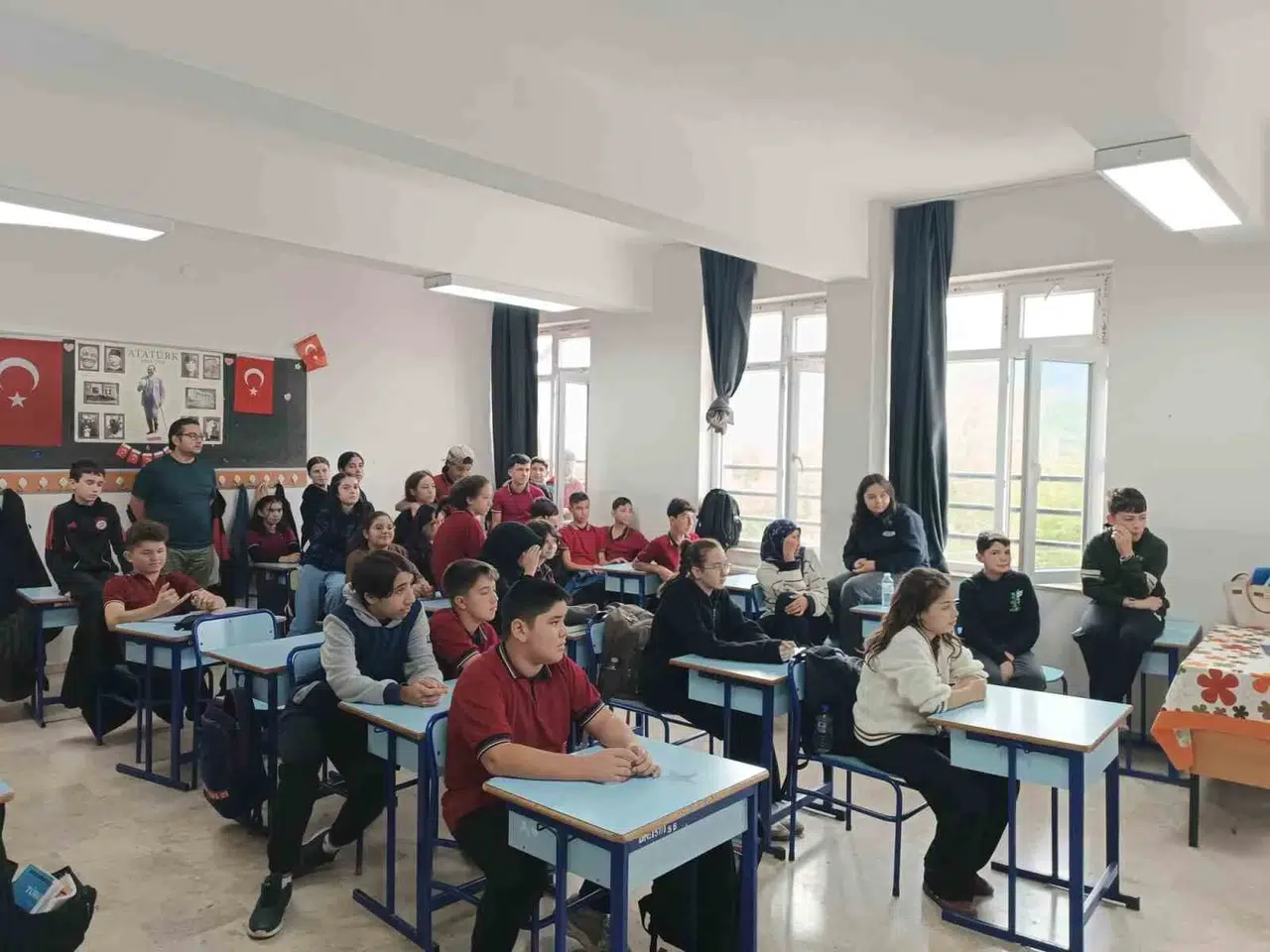 Beyağaç’ta veremle mücadele seferberliği: Gençler sağlık için bilgilendirildi