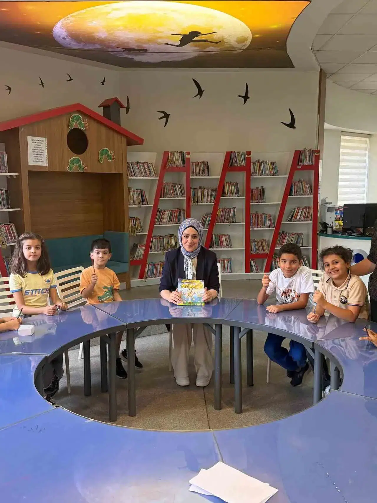 Miniklerin kitapla renkli buluşması: Hayal güçleri satırlarda hayat buldu