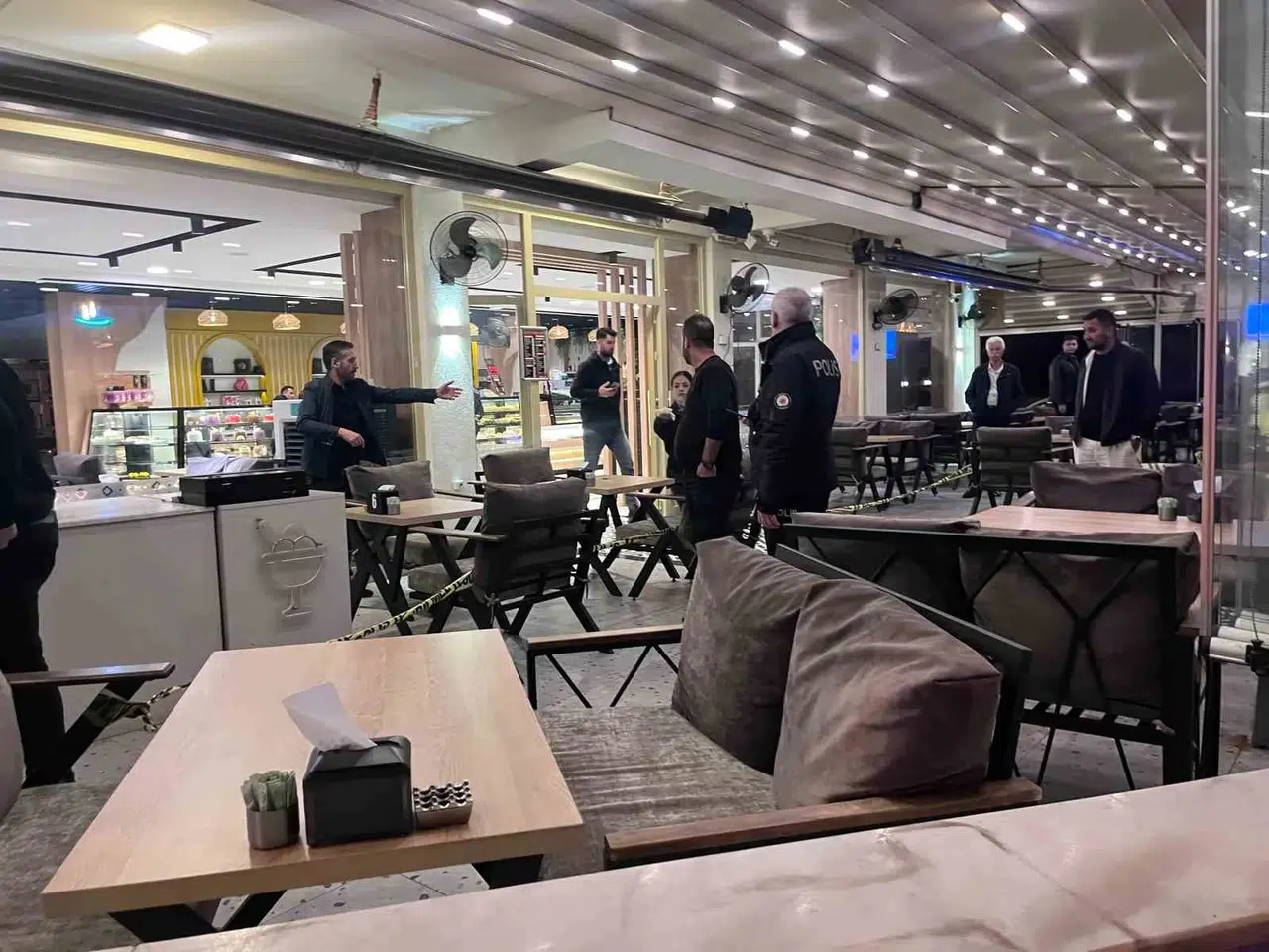 Efeler’deki kafede dehşet anları: Müşteriler birbirine kurşun yağdırdı