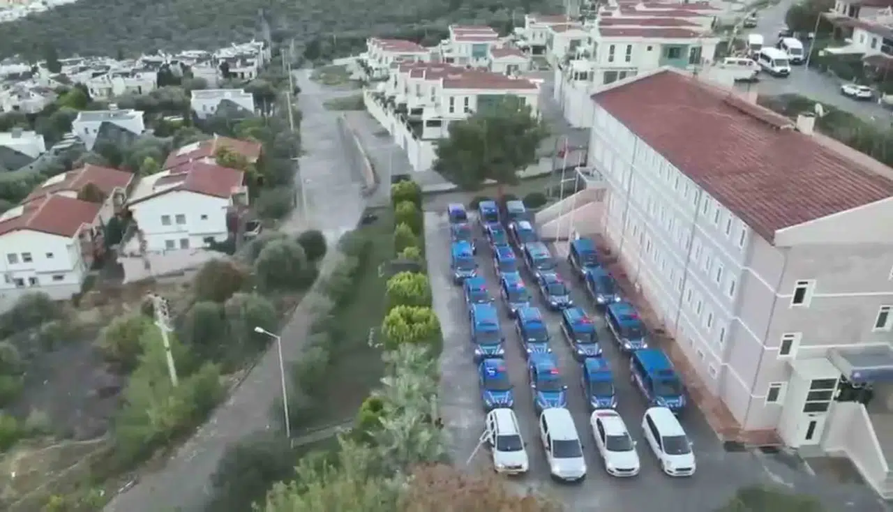 Kuşadası’nda şafak operasyonu: Zehir tacirlerine büyük darbe