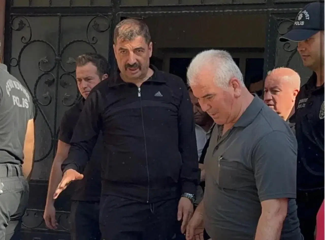 Kula Belediye Başkanı Dönmez’in yargılandığı davada kritik erteleme kararı