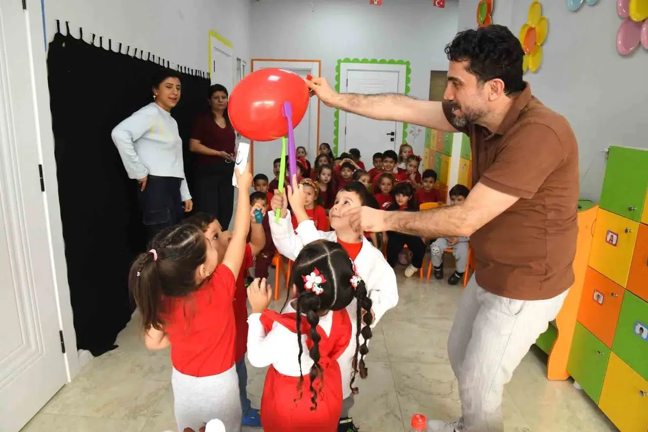Yunusemre'de miniklerin gülüşleri sağlıkla parlıyor