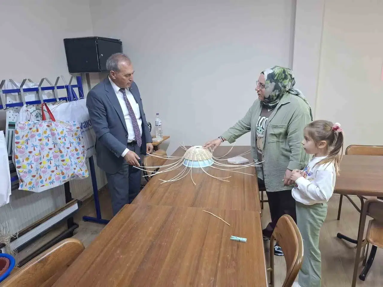 Sarıgöl'de eğitim mesaisi: Yöneticilerden saha denetimi