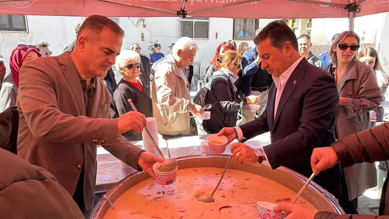 Menteşe'de lezzet şöleni: 2 bin kişilik tarhana ikramı