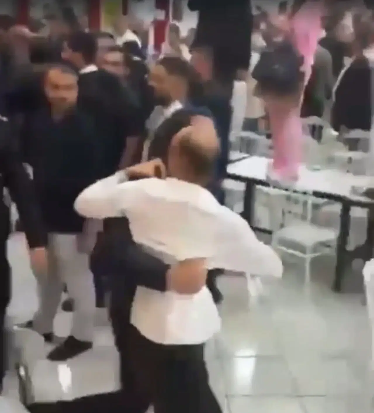 Buca’da sandık başında gergin anlar: YENİ Parti seçiminde arbede çıktı