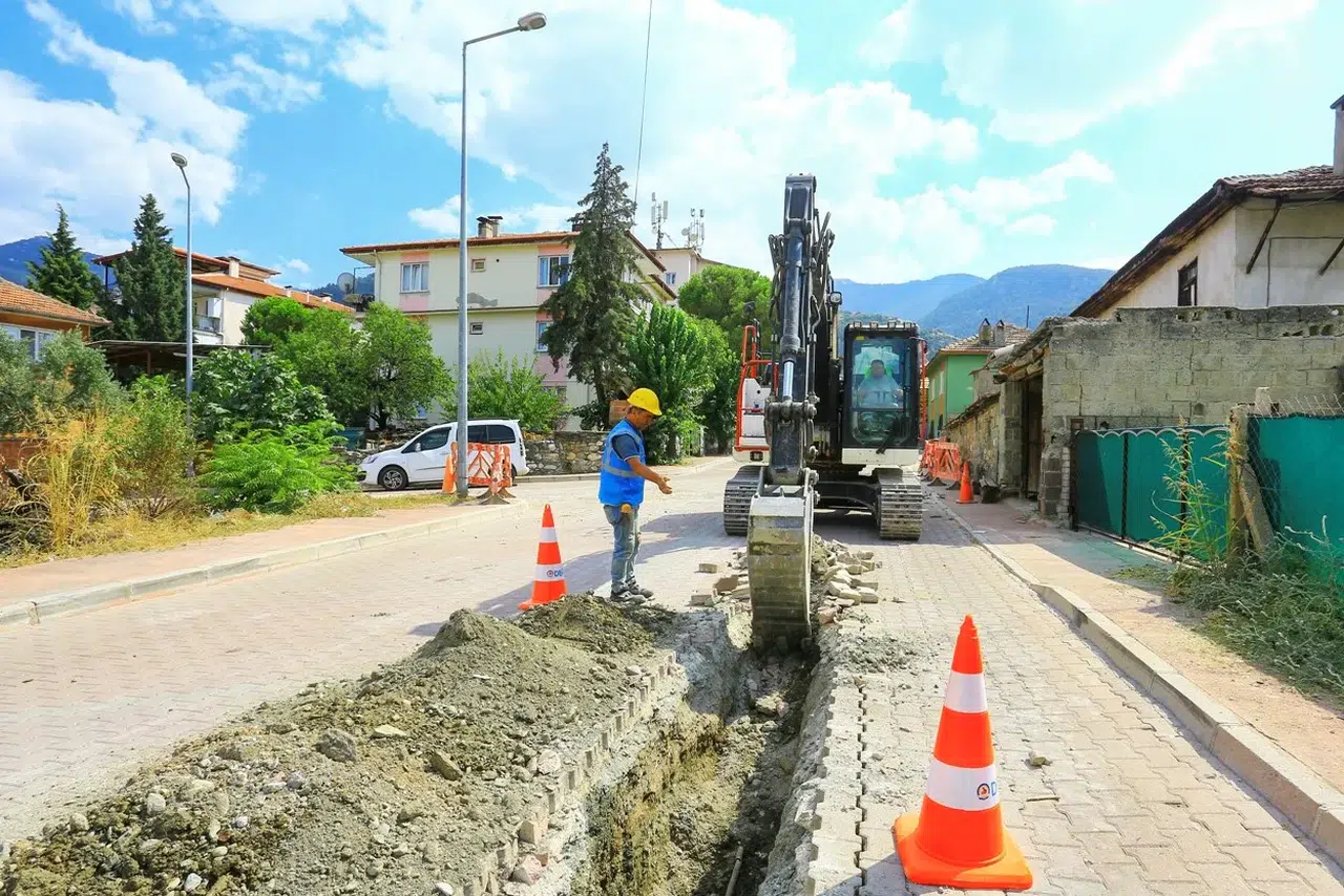 Honaz’da dev altyapı hamlesi: Sağlıksız borular tarih oluyor
