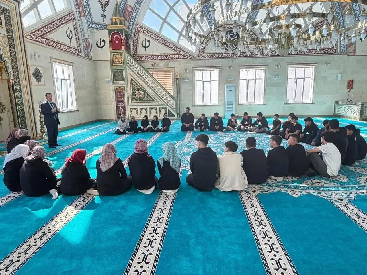 Selendi’de gençlik rüzgarı: Müftü Makas ile samimi sohbet