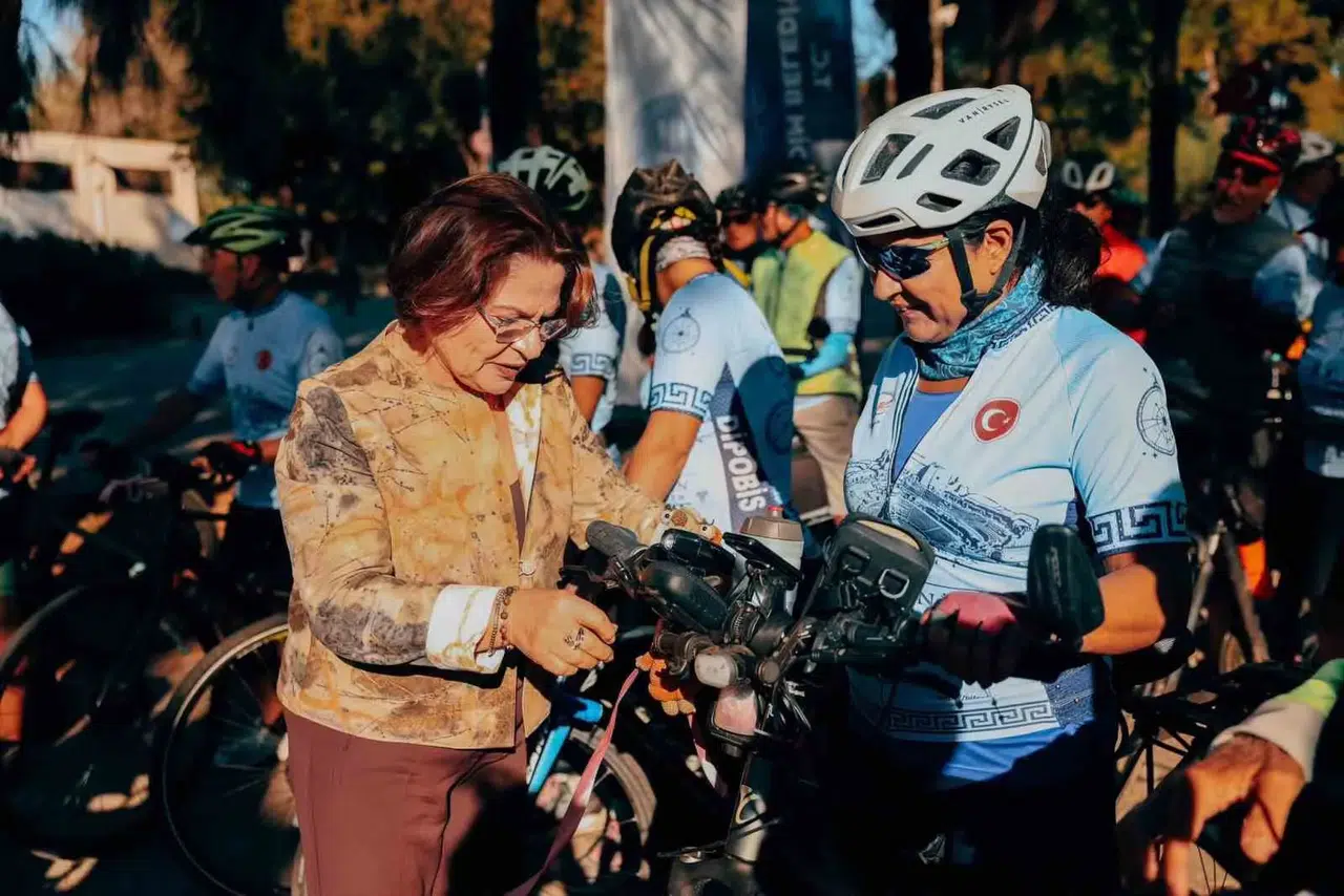 Didim'de pedallar farkındalık için döndü: Hem spor hem sosyal sorumluluk