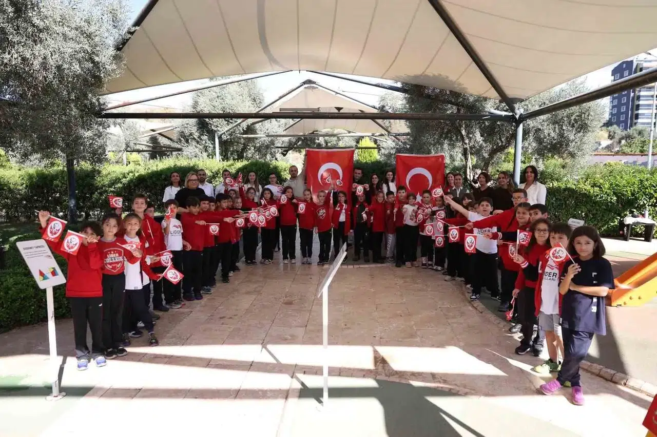 Efeler'de bilim ve Cumhuriyet coşkusu bir arada yaşandı