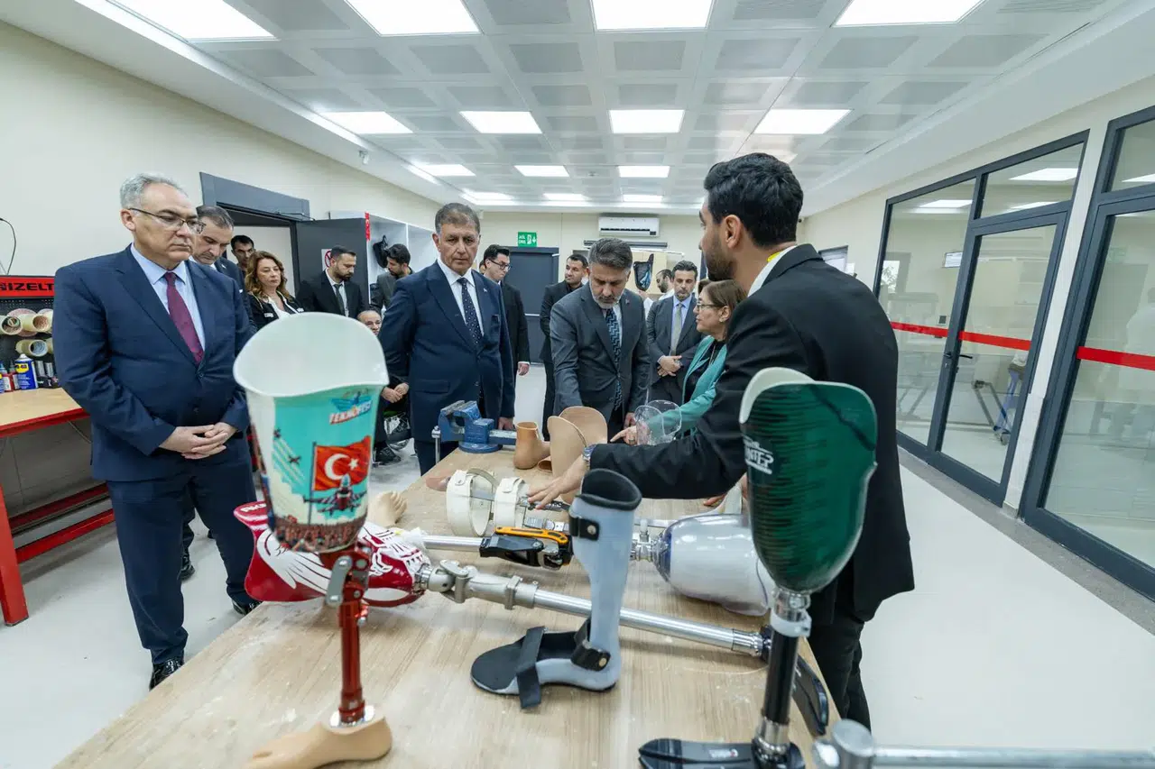 Başkan Tugay, Gaziantep’te sosyal belediyecilik projelerini inceledi