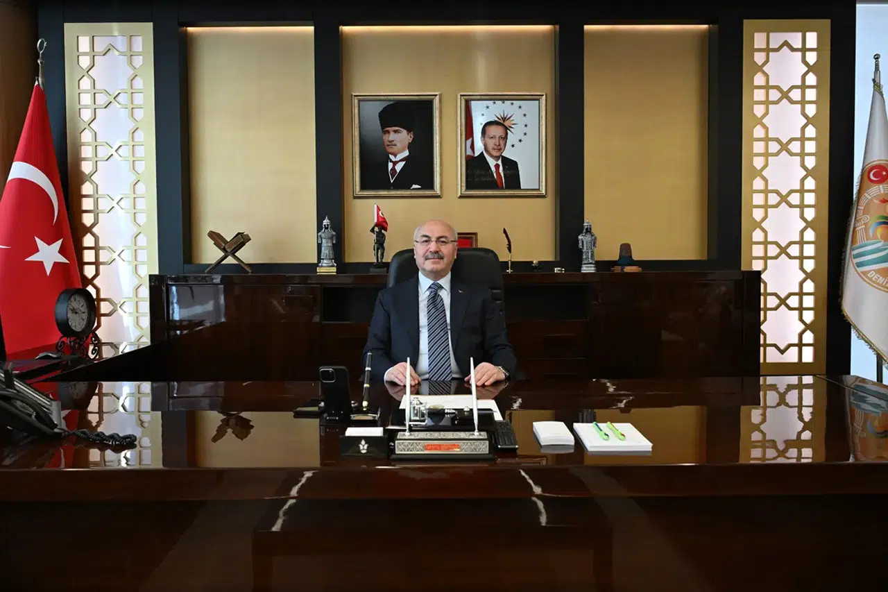 Vali Köşger'den 29 Ekim mesajı: Cumhuriyet geleceğimizin sarsılmaz güvencesidir