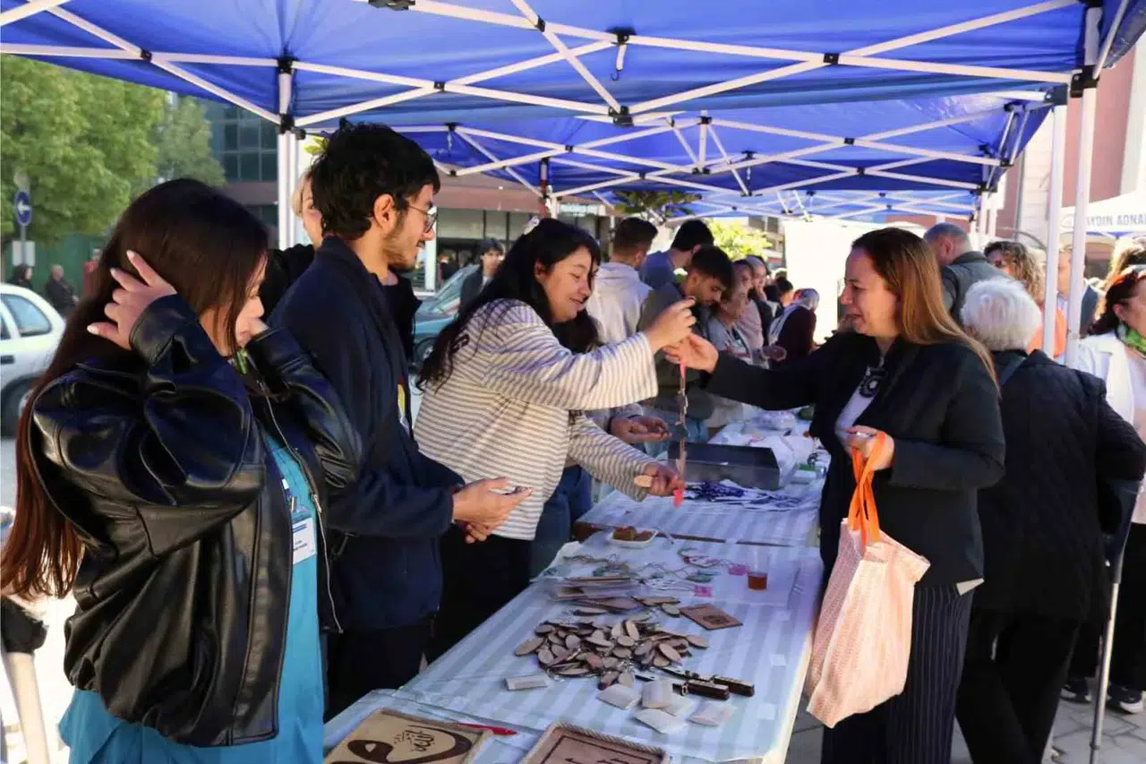 ADÜ'de minik kalpler için anlamlı buluşma: Hep Birlikte el ele verdiler