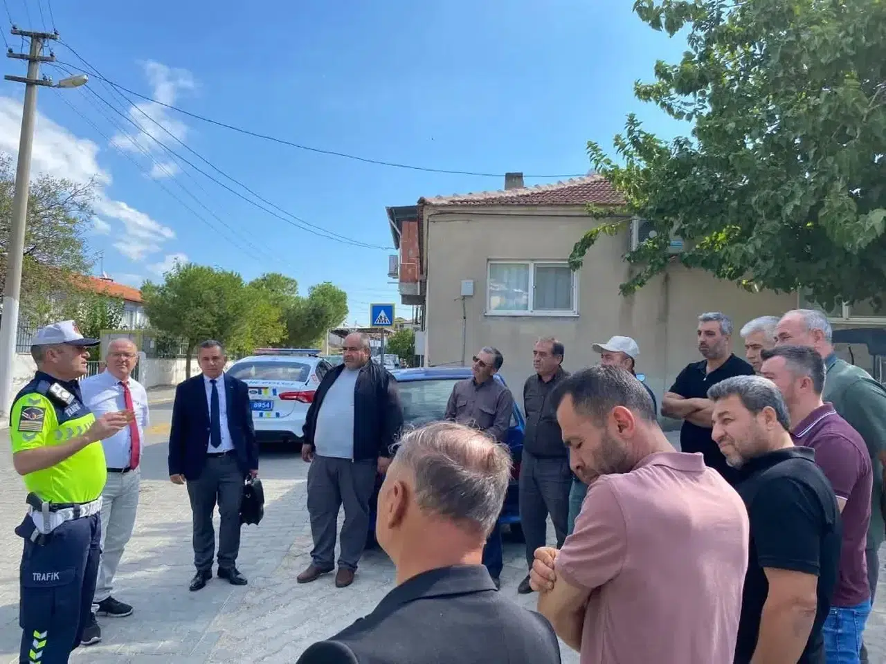Yenipazar’da okul yollarında güvenlik mesaisi: Servisler mercek altında