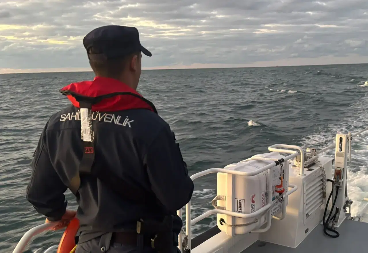 Didim açıklarında nefes kesen operasyon: Yaralı balıkçı denizden kurtarıldı