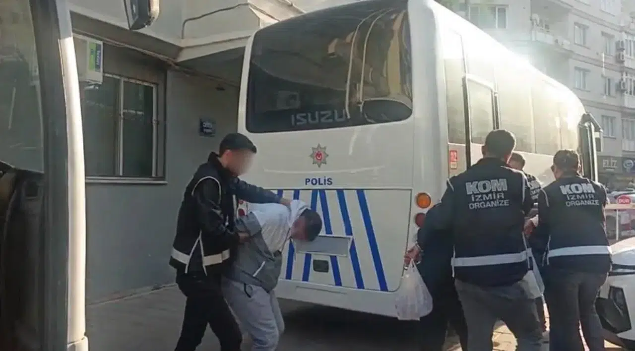 İzmir'de suç örgütüne şafak operasyonu: Kundaklama zanlıları cezaevine gönderildi