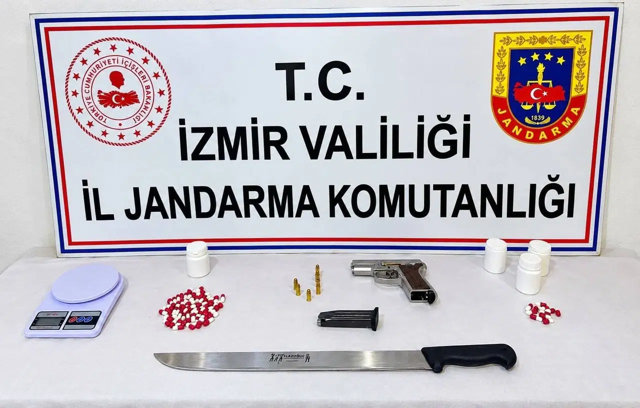 Torbalı’da jandarma operasyonu: Uyuşturucu ve silahla yakalandı