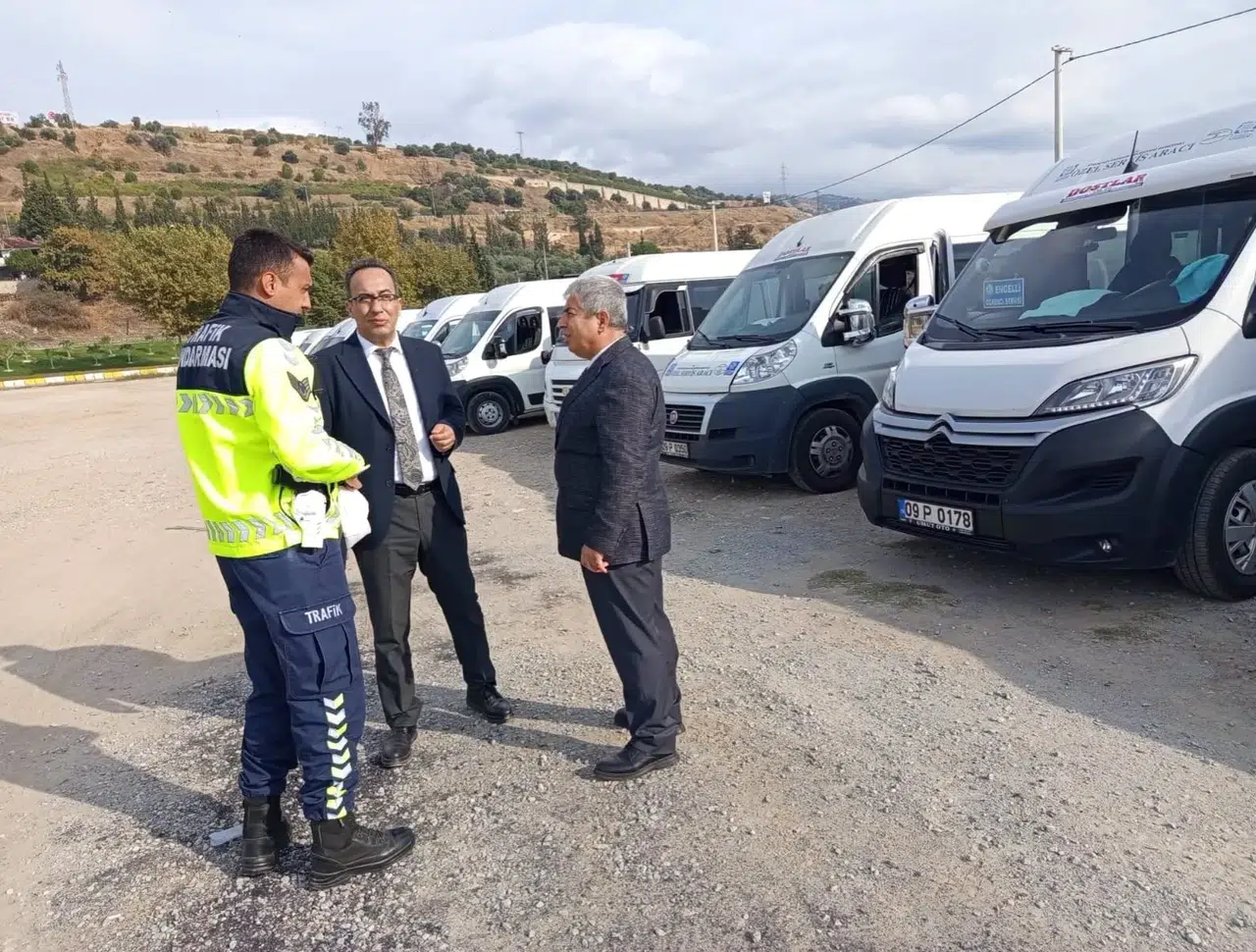 Efeler’de okul yolu denetimi: Öğrencilerin güvenliği için sıkı takip