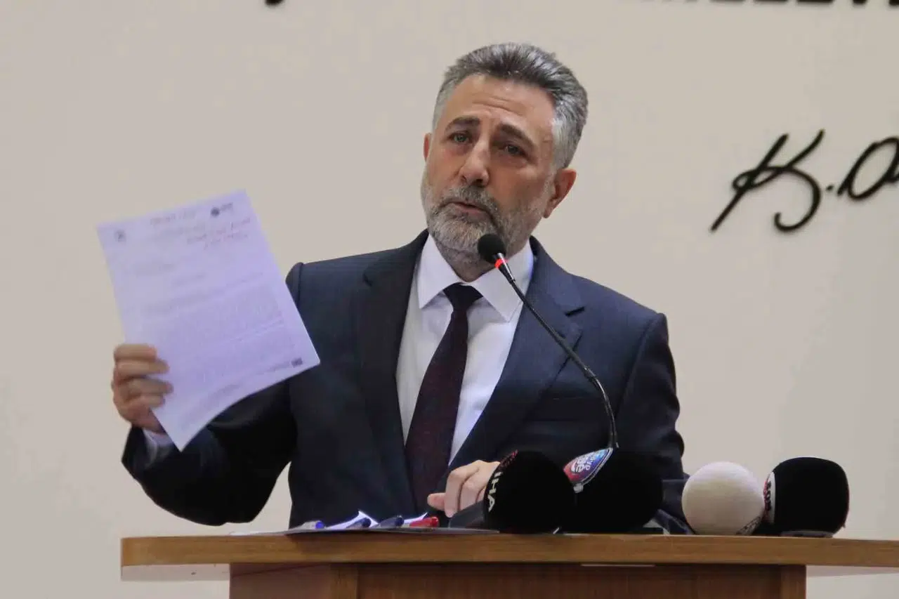 Bayraklı’da şok baskın: Eski başkan Sandal ve 45 kişi gözaltına alındı