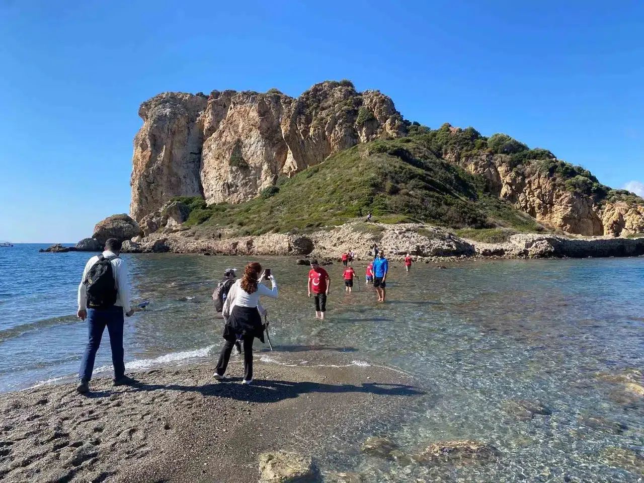 Ege'nin saklı rotasında 9 kilometrelik tarih ve doğa yolculuğu