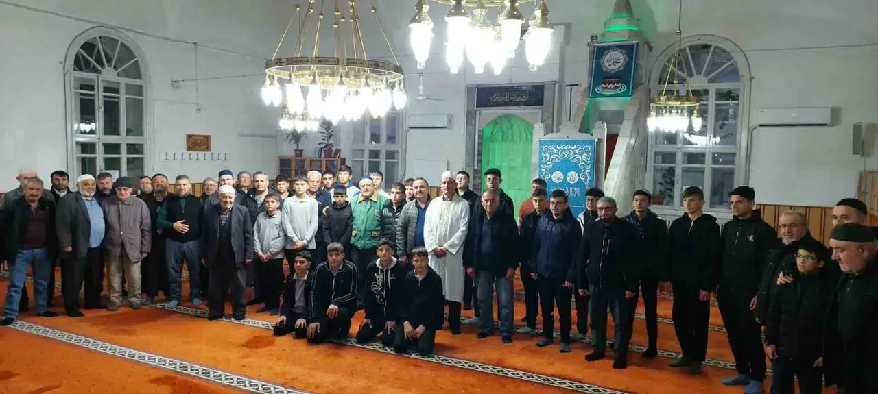 Şuhutlu gençler güne maneviyatla başlıyor: Yeni Cami’de buluşma vakti