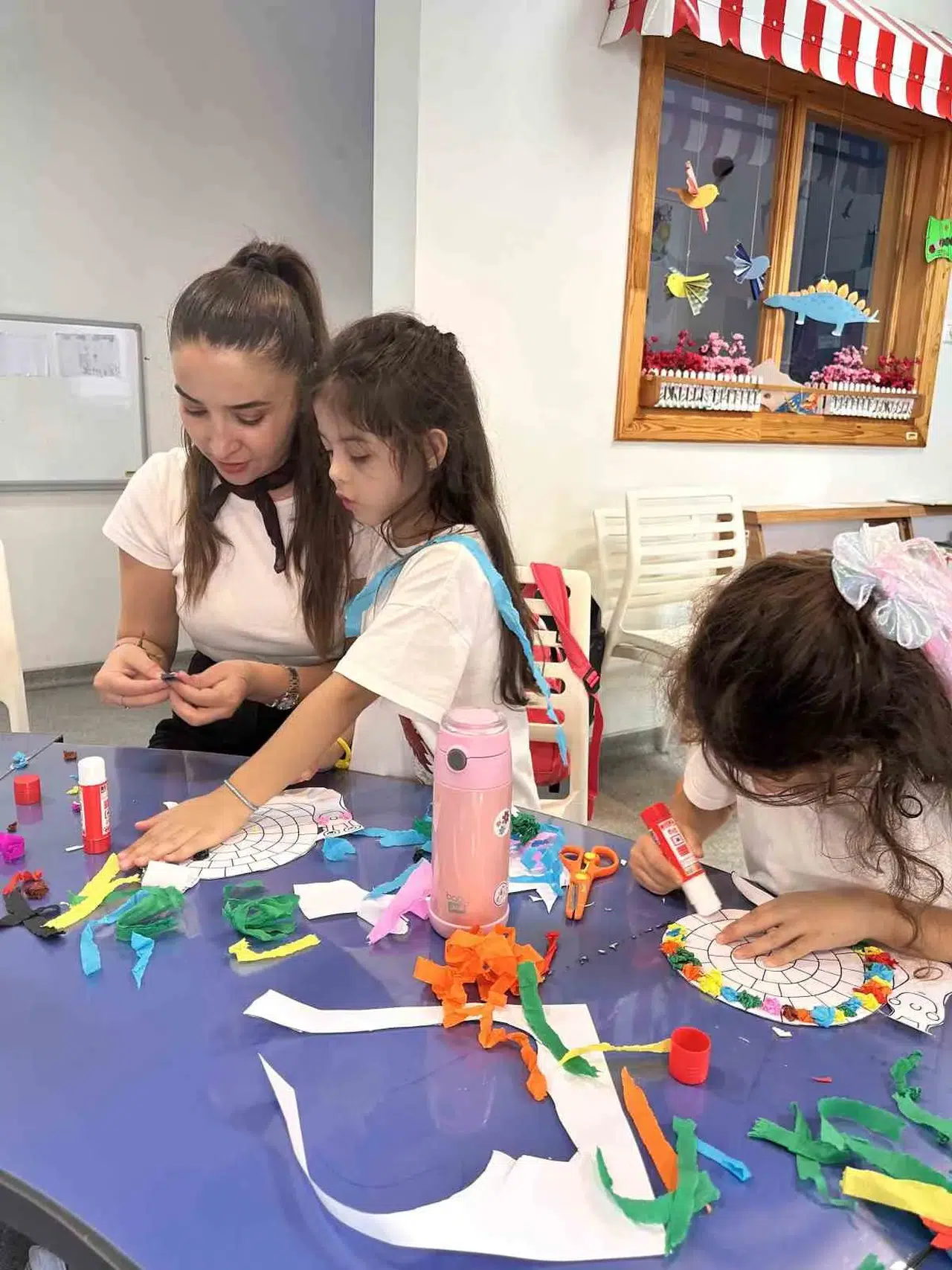 Aydın’da kütüphane sıraları renkli bir dünyaya dönüştü: Salyangozlar yeniden hayat buldu