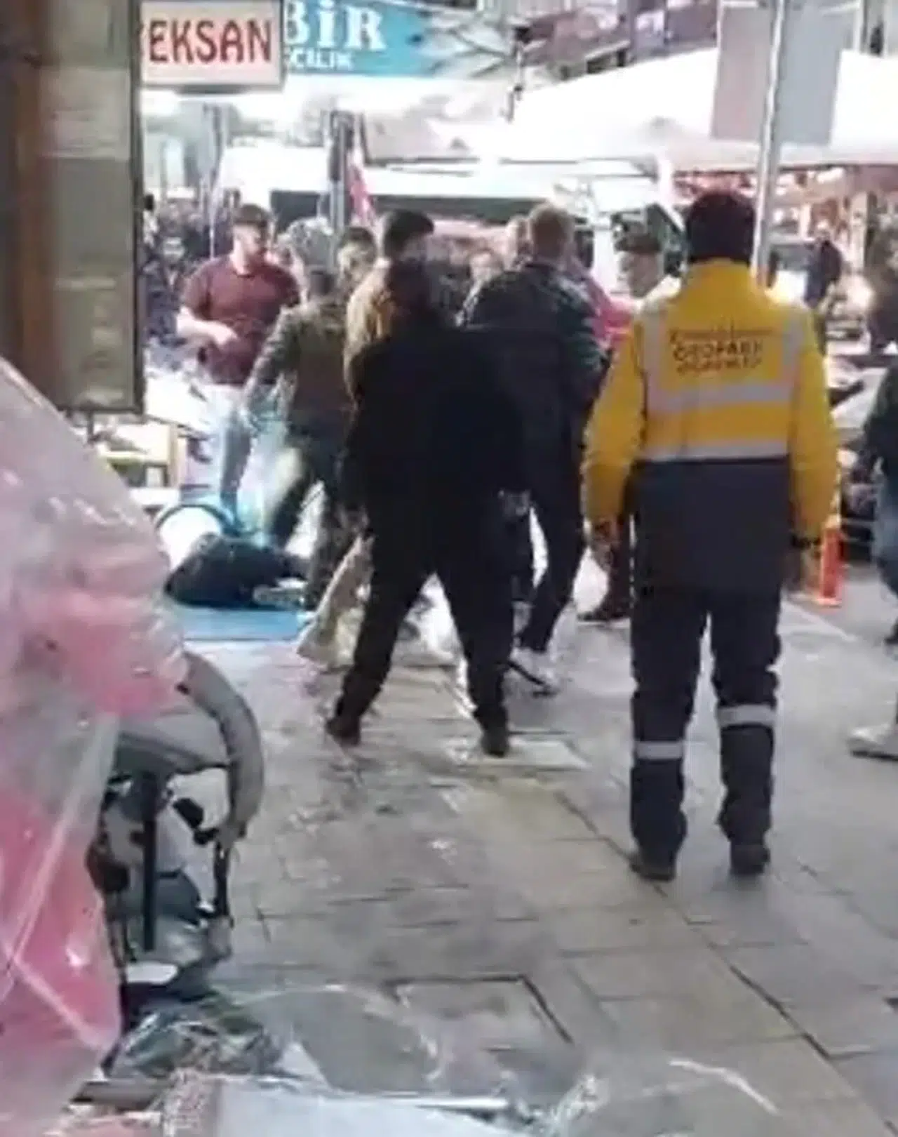 Afyonkarahisar'da dehşet anları: İşlek caddede acımasız saldırı