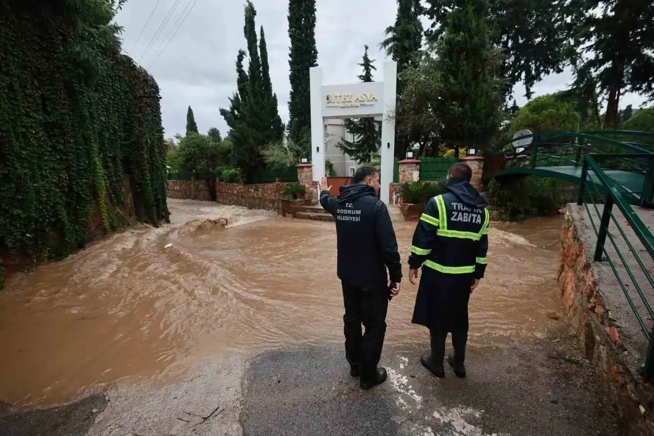 Bodrum'da sağanak alarmı: Başkan Mandalinci ve heyeti sahaya indi