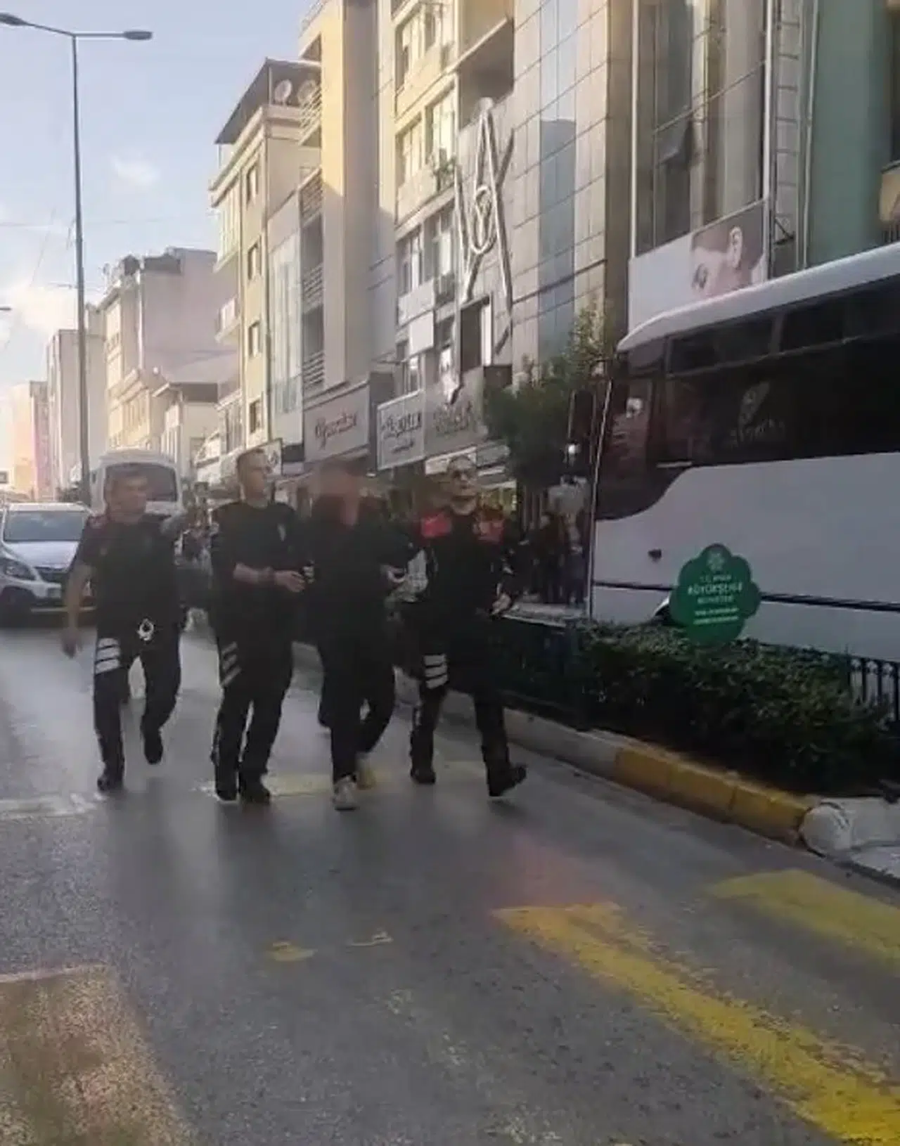 Boşanmanın ardından dehşet saçmak istedi: Eski kayınpederinin dükkanını bastı