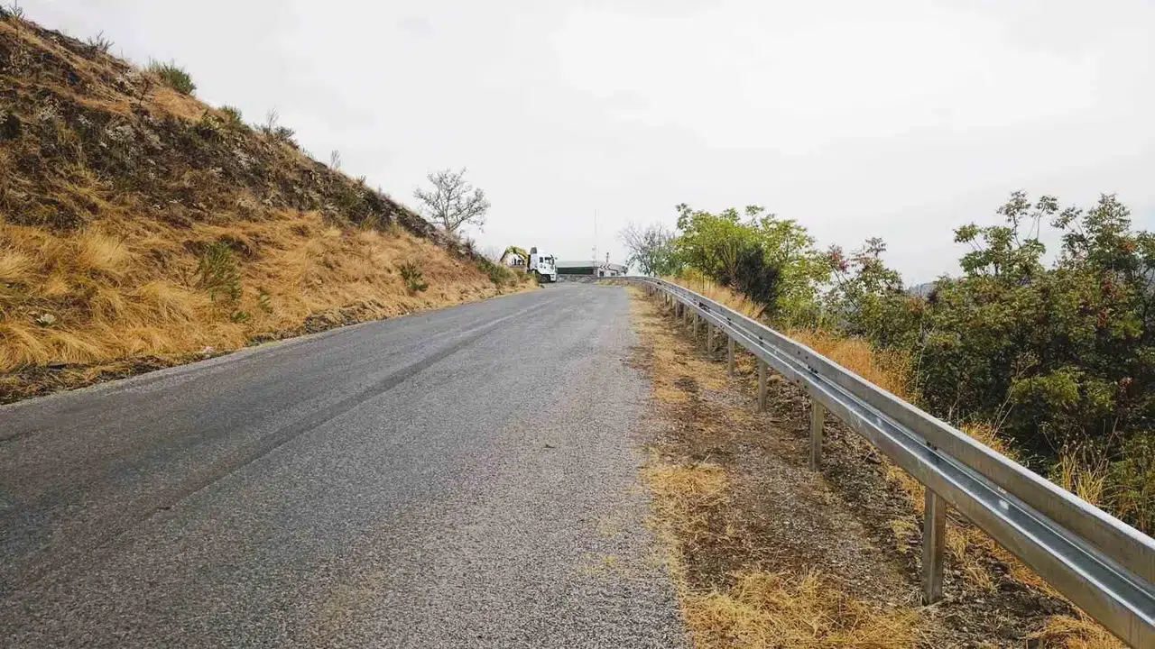 Manisa yollarında kaza riskine karşı dev önlem: 33 bin metre bariyer döşeniyor