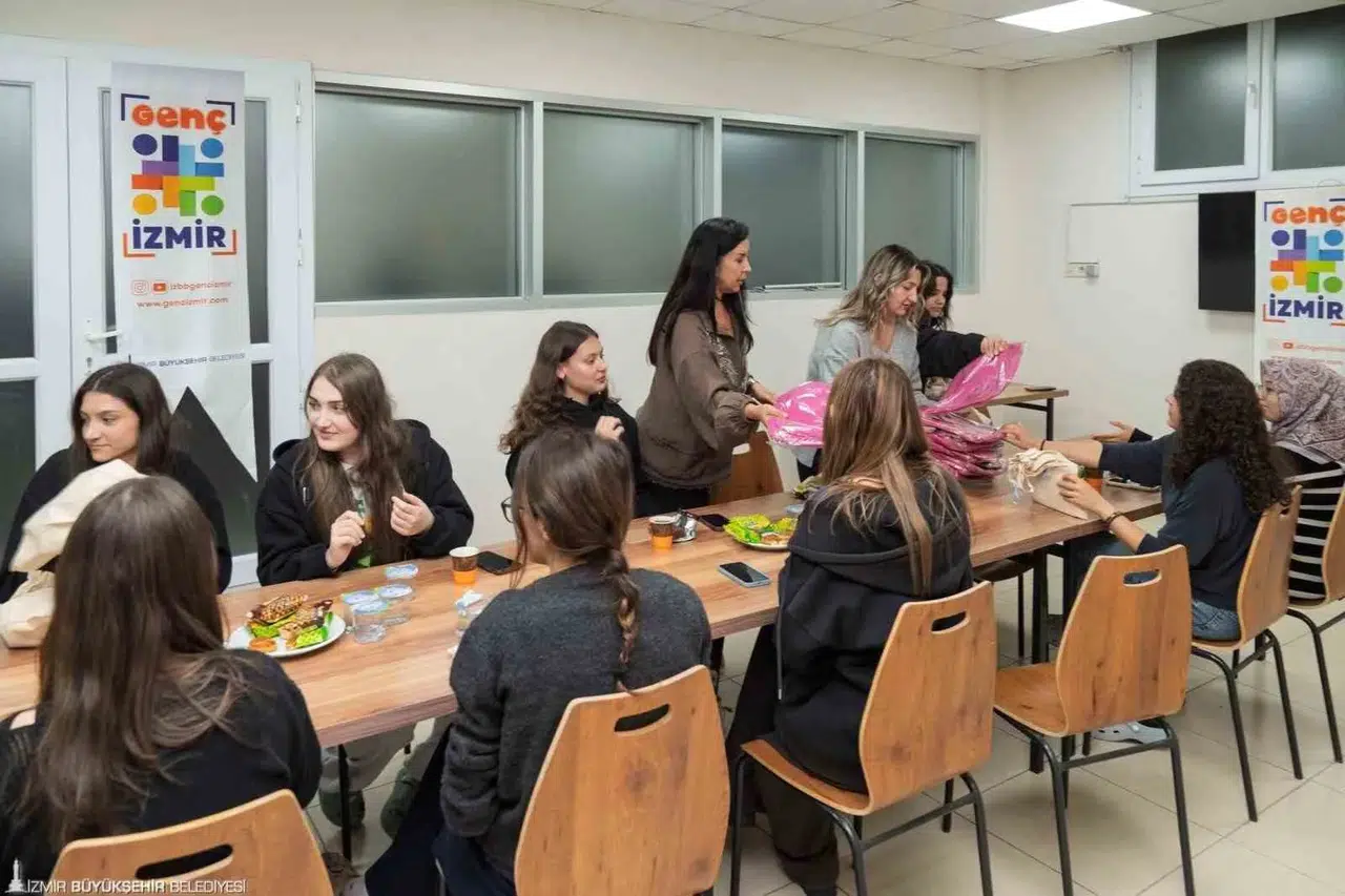 İzmir'de öğrencilere "ev konforunda" ekonomik barınma desteği