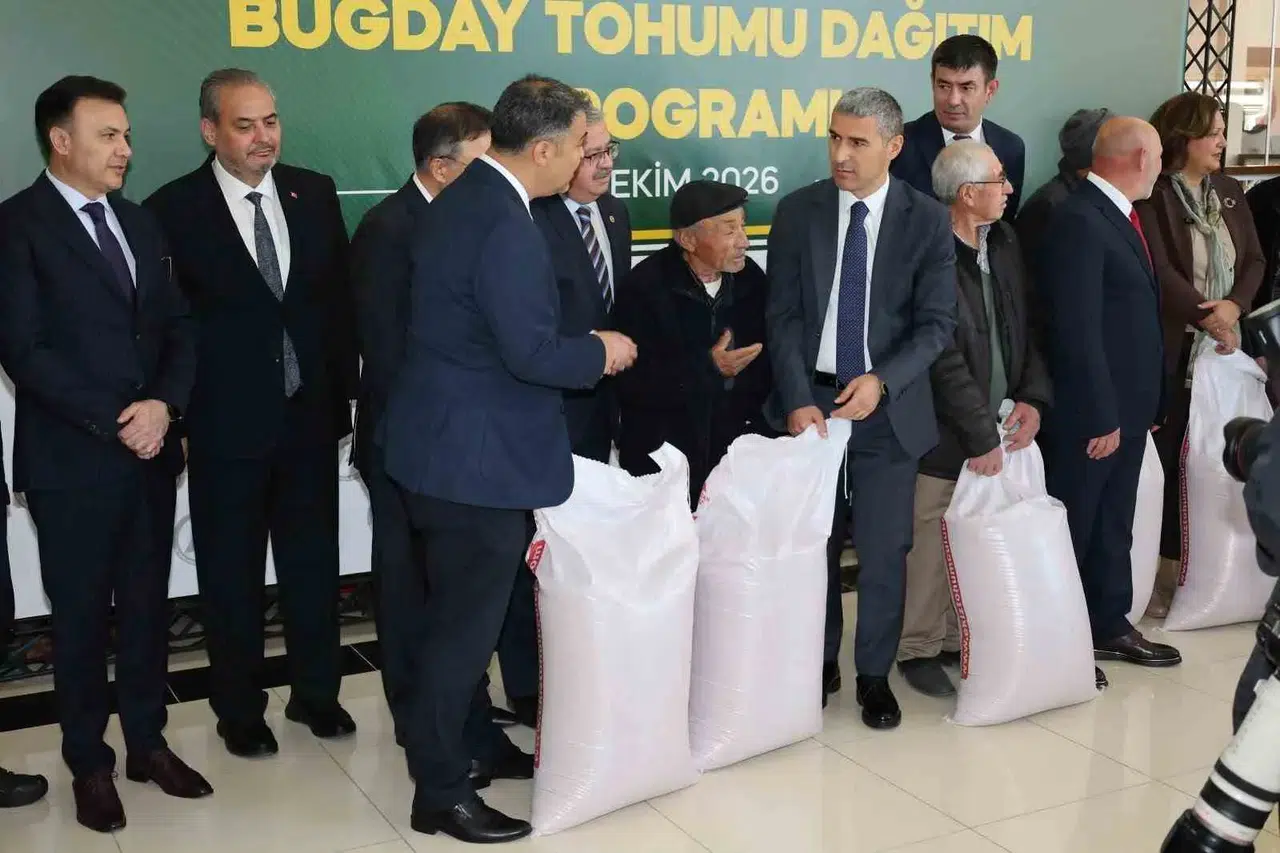 Afyonkarahisar'da çiftçinin yüzünü güldüren destek: Tohumlar yarı fiyatına teslim ediliyor