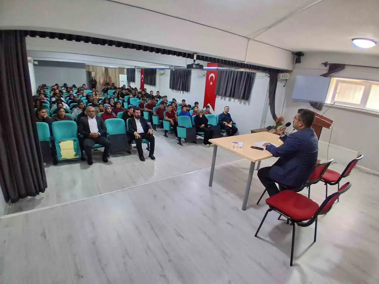 Bozdoğan'da gençler camilerin sosyal hayattaki rolünü konuştu