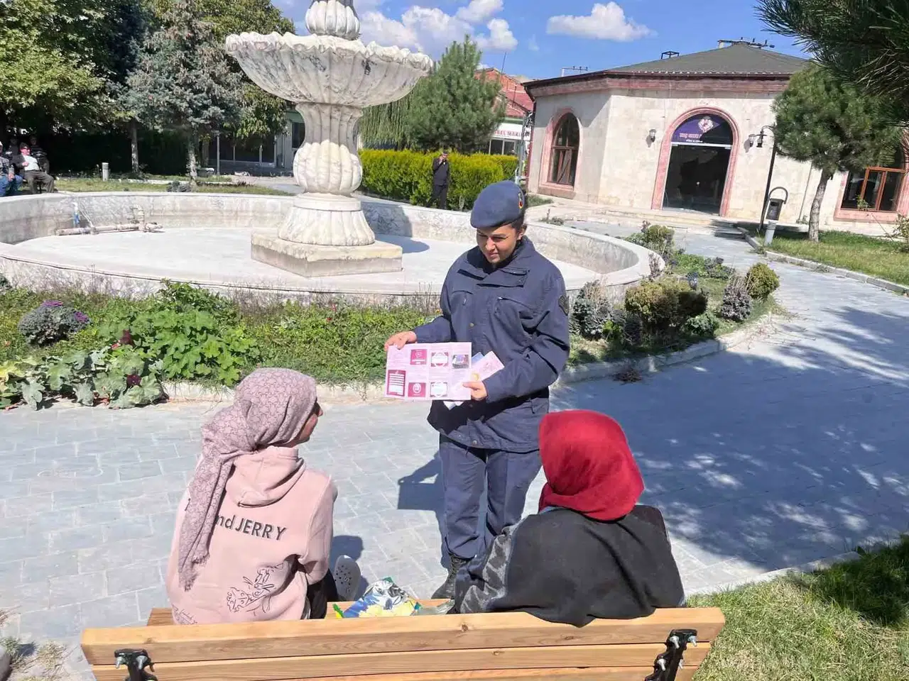 İscehisar’da jandarmadan farkındalık seferberliği: Kadına yönelik şiddete karşı dijital kalkan