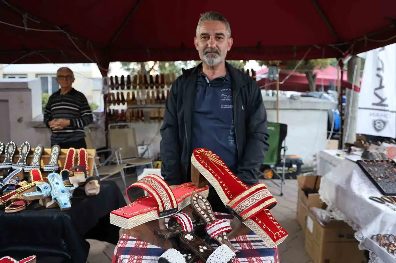 Eskinin mütevazı takunyası artık lüksün yeni adresi: Saray modelleri vitrinleri süslüyor