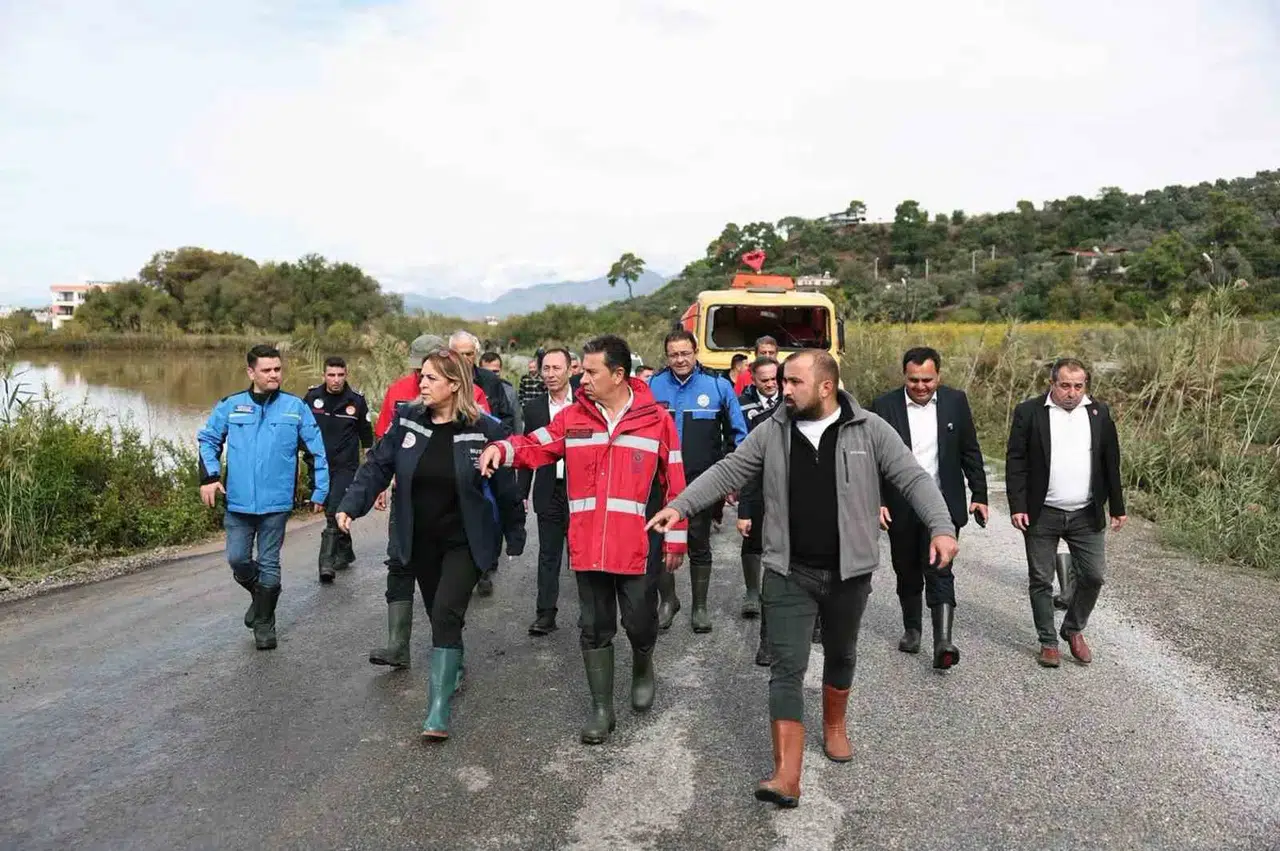 Dalaman’da metrekareye 118 kilogram düştü: Başkan Aras sel bölgesinde incelemelerde bulundu