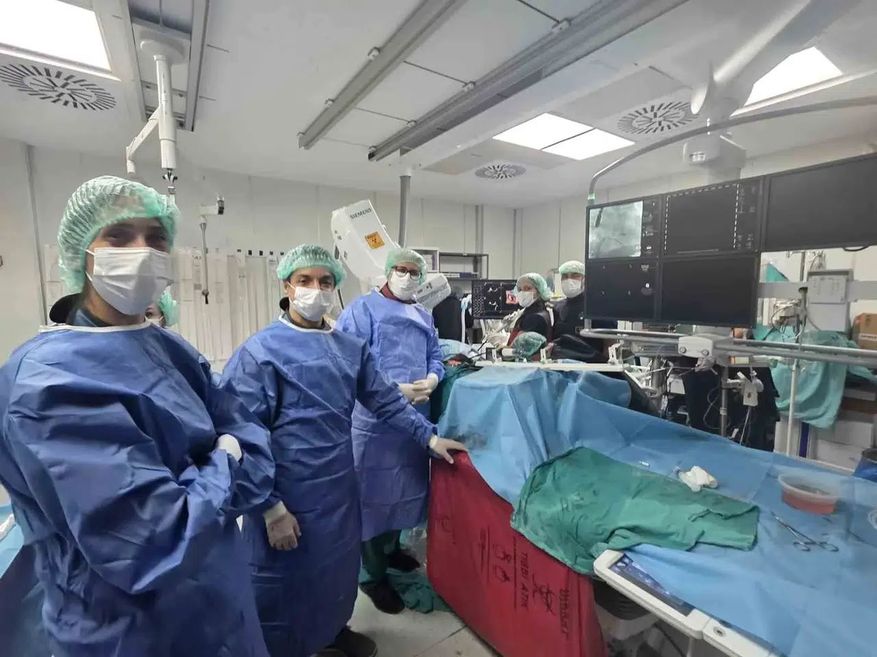 İzmir'de tıp dünyasında büyük yankı uyandıran operasyon: Kalp cerrahisinde bıçaksız dönem